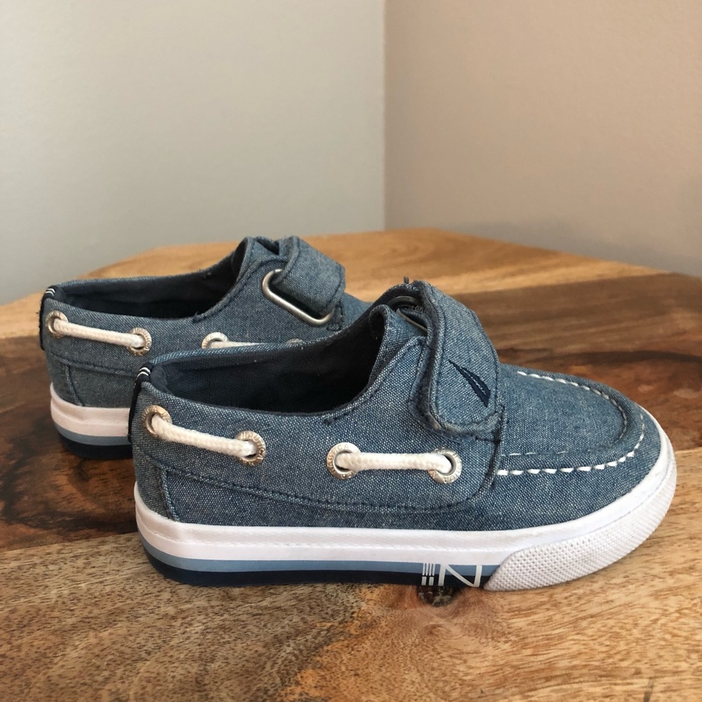 Nautica Boat Shoes in blue - Toddler/Baby size 6